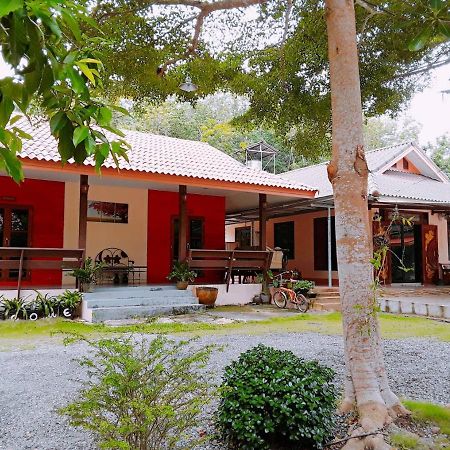 Baan Chan Sabai Chanthaburi Bagian luar foto